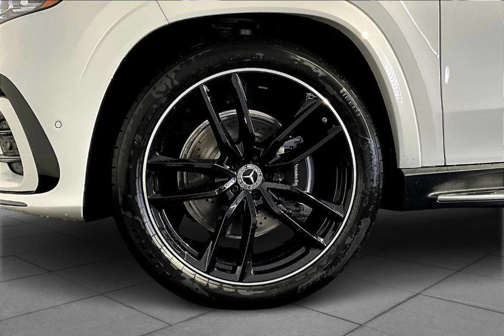 new 2026 Mercedes-Benz GLS 580 car, priced at $125,900