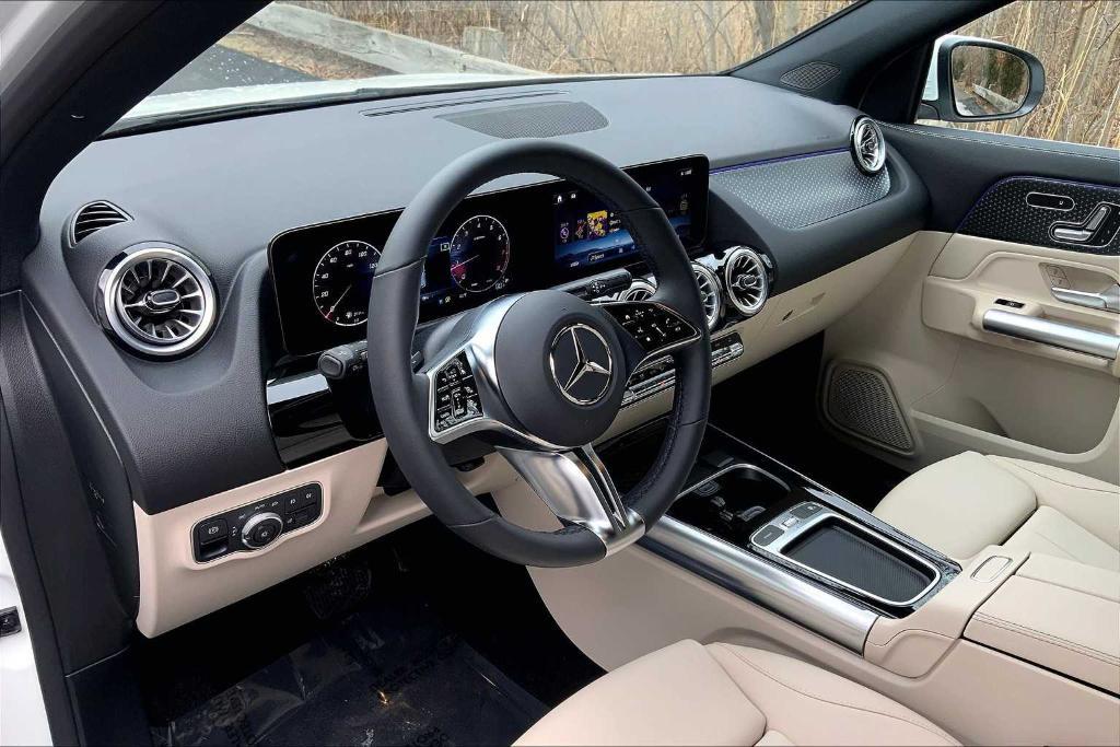 used 2025 Mercedes-Benz GLA 250 car, priced at $44,085