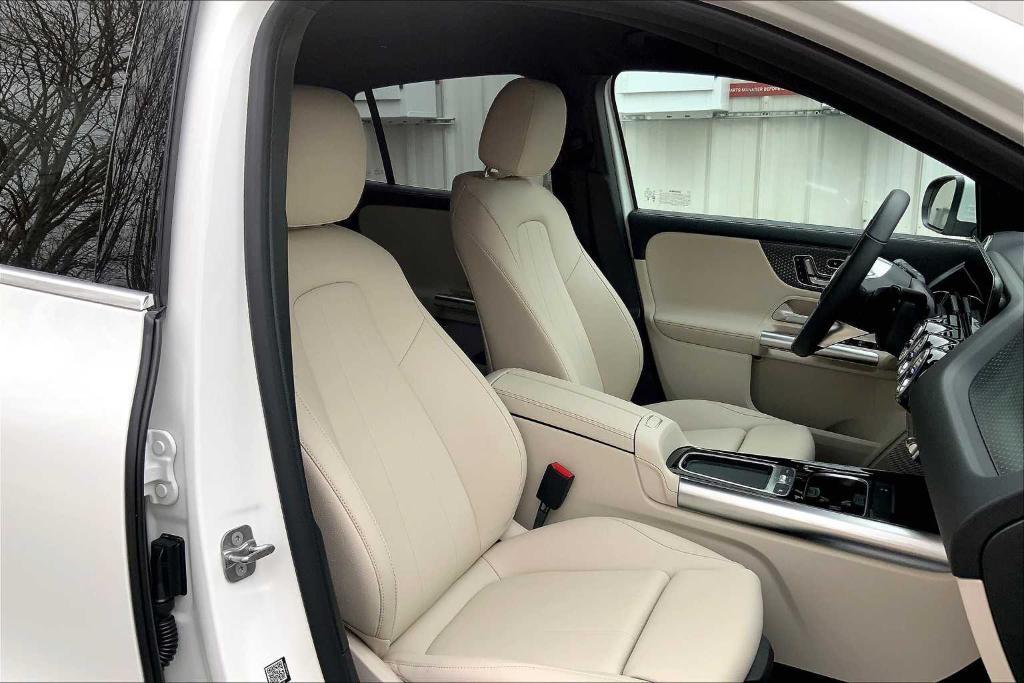 used 2025 Mercedes-Benz GLA 250 car, priced at $44,085