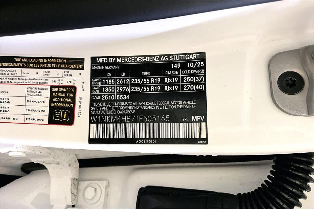 new 2026 Mercedes-Benz GLC 300 car, priced at $60,190