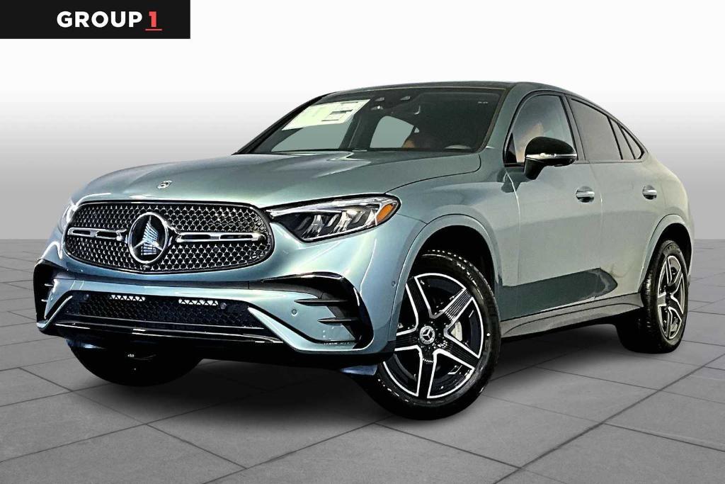new 2025 Mercedes-Benz GLC 300 car, priced at $73,125