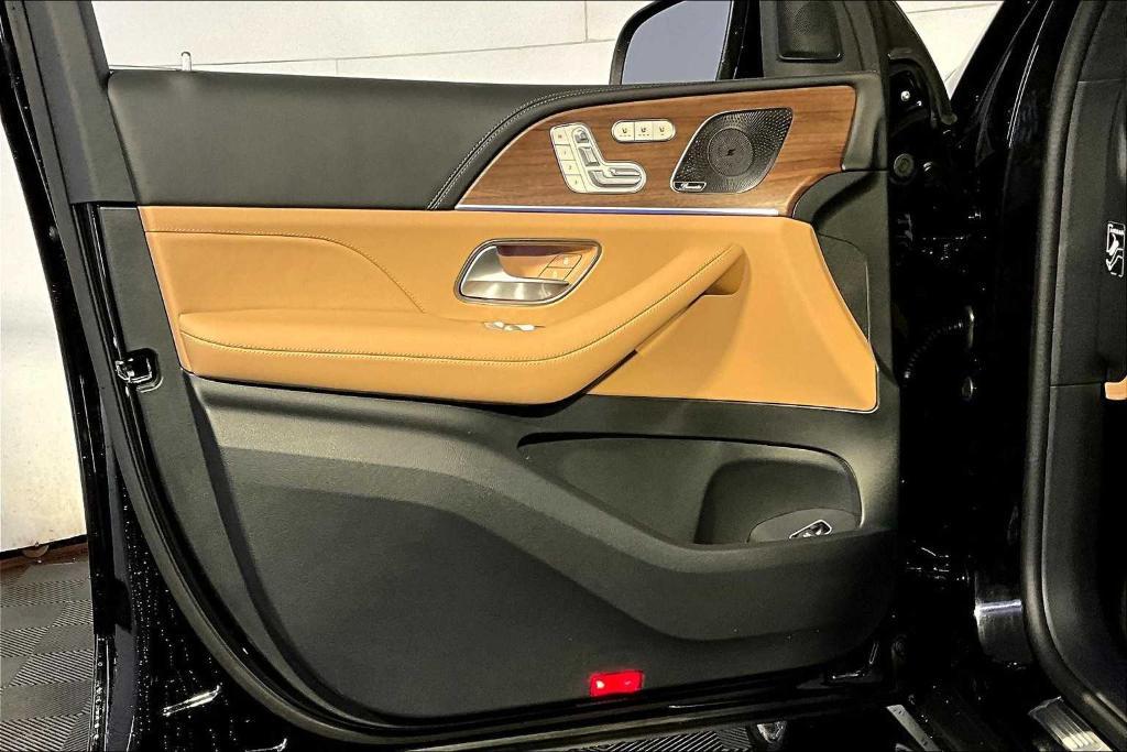 new 2026 Mercedes-Benz GLS 580 car, priced at $125,275