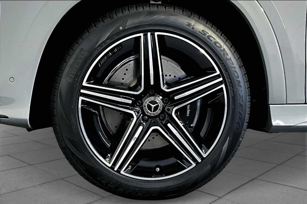 new 2025 Mercedes-Benz GLE 450 car, priced at $85,410