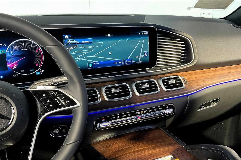new 2025 Mercedes-Benz GLE 450 car, priced at $85,410