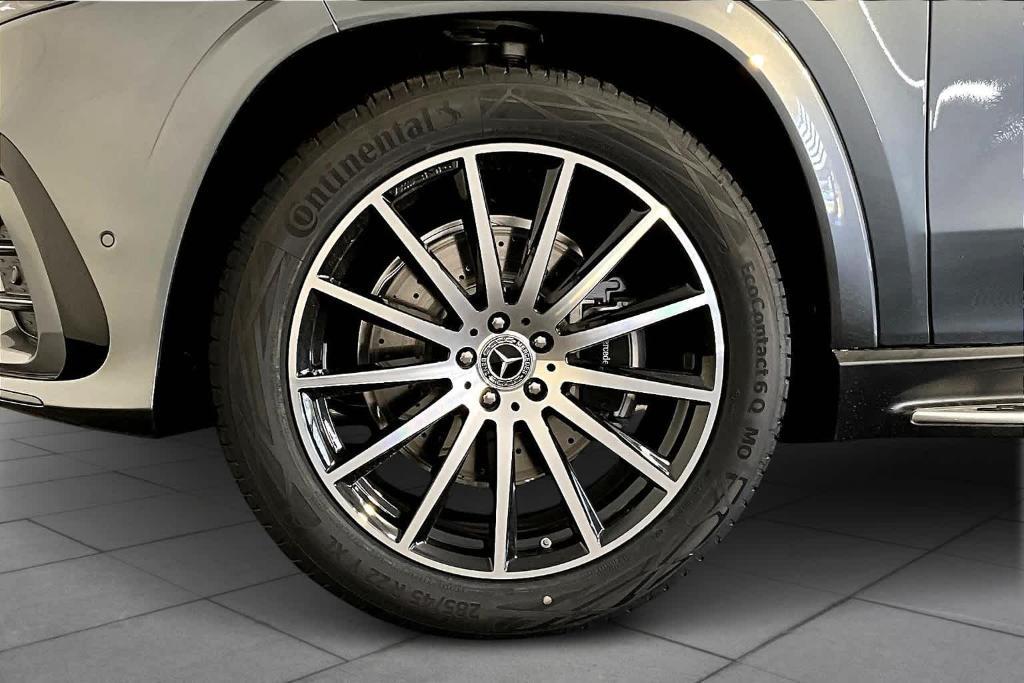 new 2025 Mercedes-Benz GLS 580 car, priced at $120,920