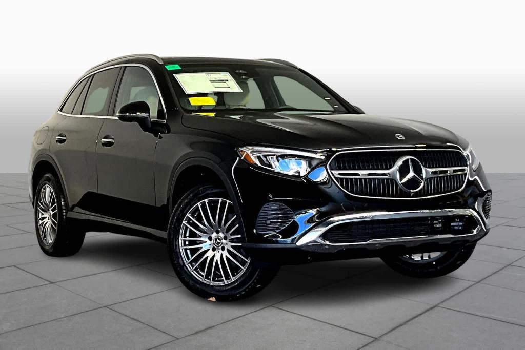 new 2024 Mercedes-Benz GLC 300 car, priced at $53,050