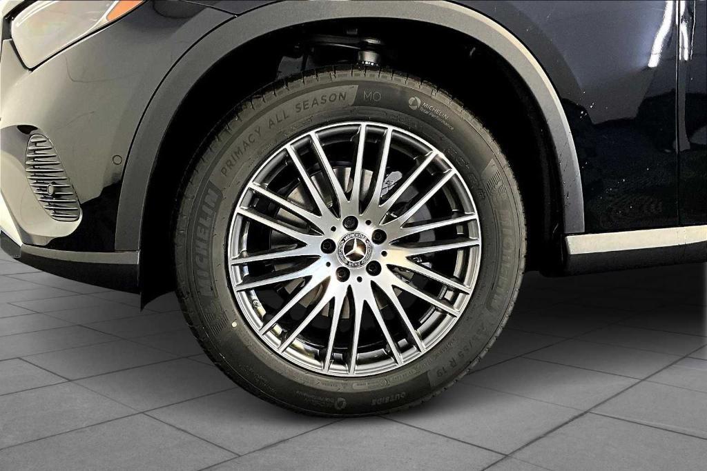 new 2026 Mercedes-Benz GLC 300 car, priced at $55,355