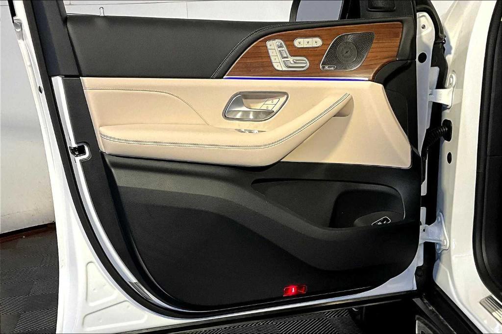 new 2026 Mercedes-Benz GLS 450 car, priced at $101,605