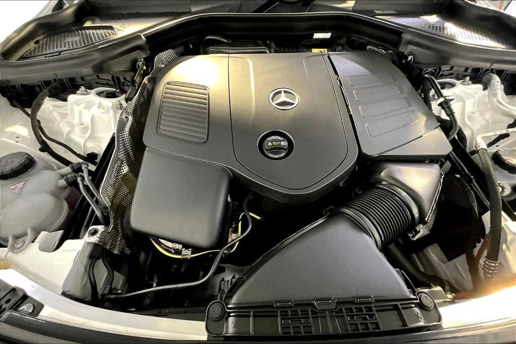 new 2025 Mercedes-Benz GLC 300 car, priced at $62,075