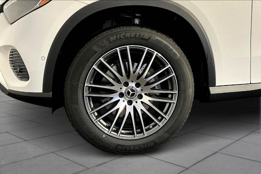 new 2026 Mercedes-Benz GLC 300 car, priced at $60,190