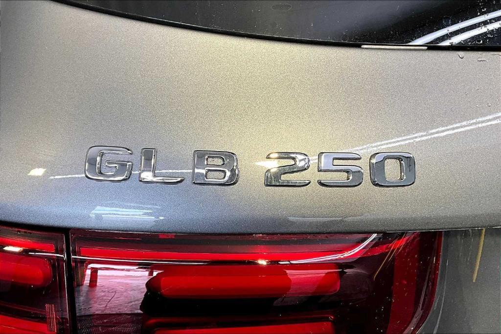 new 2025 Mercedes-Benz GLB 250 car, priced at $56,920
