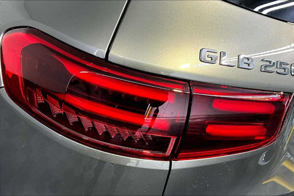 new 2025 Mercedes-Benz GLB 250 car, priced at $56,920