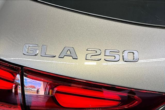 new 2025 Mercedes-Benz GLA 250 car, priced at $51,155