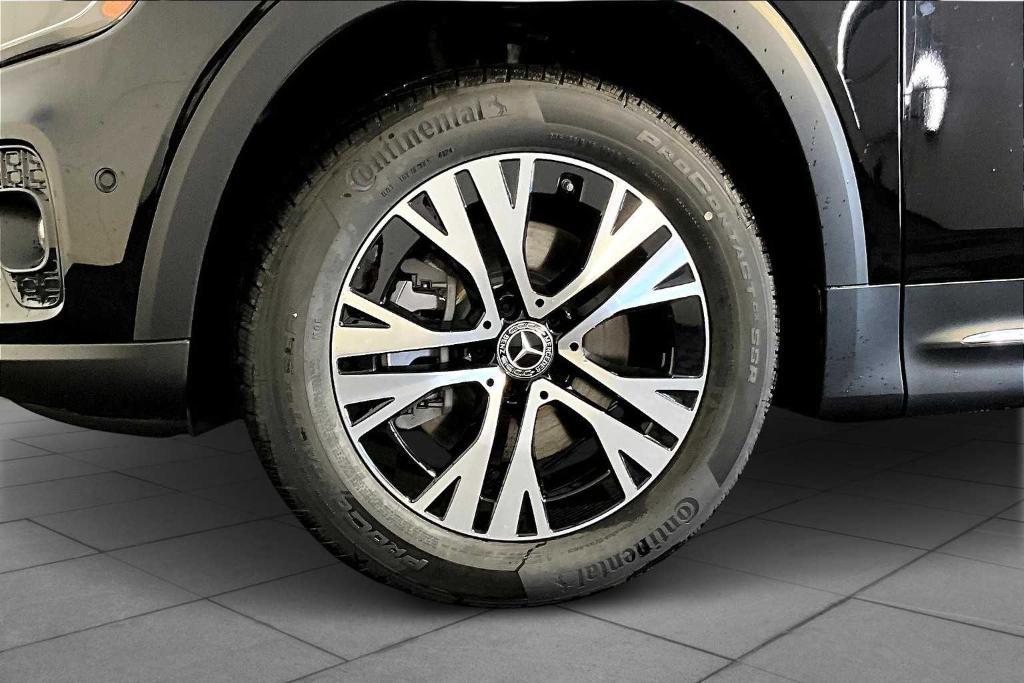 new 2025 Mercedes-Benz GLB 250 car, priced at $51,095