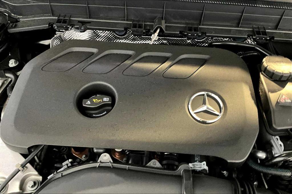 new 2025 Mercedes-Benz GLB 250 car, priced at $51,095