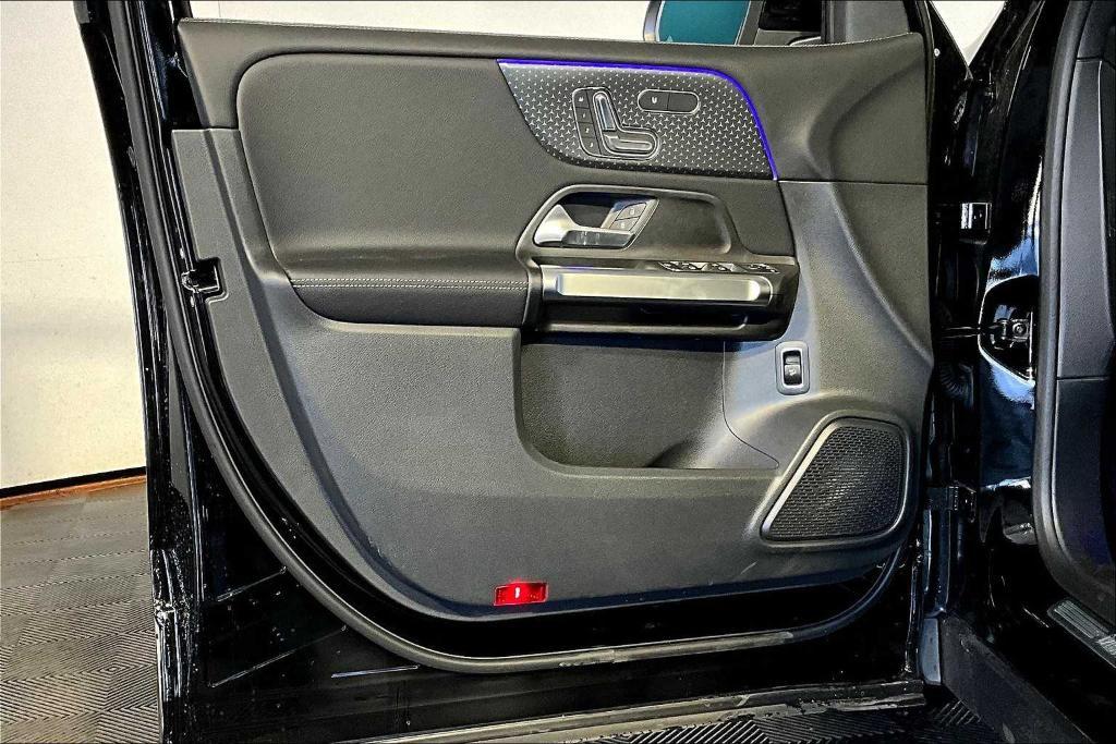 new 2025 Mercedes-Benz GLB 250 car, priced at $51,095