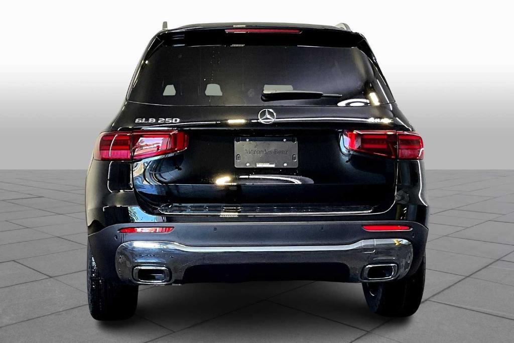 new 2025 Mercedes-Benz GLB 250 car, priced at $51,095