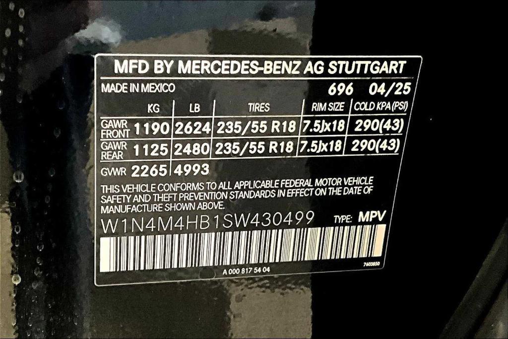 new 2025 Mercedes-Benz GLB 250 car, priced at $51,095