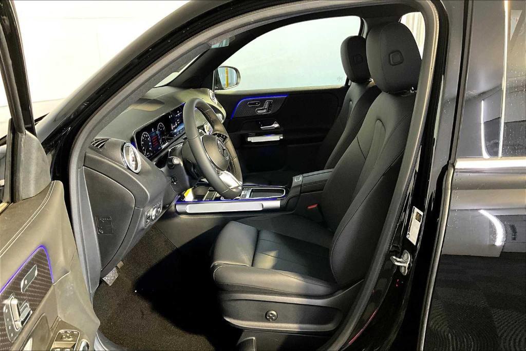 new 2025 Mercedes-Benz GLB 250 car, priced at $51,095