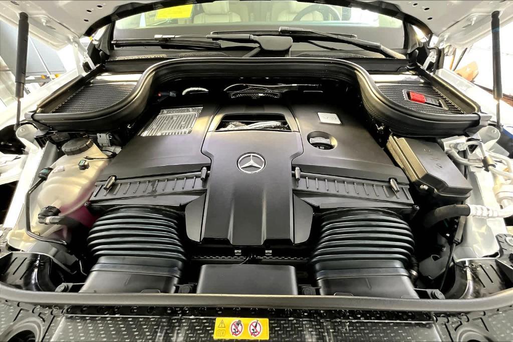 new 2024 Mercedes-Benz GLS 580 car, priced at $117,960