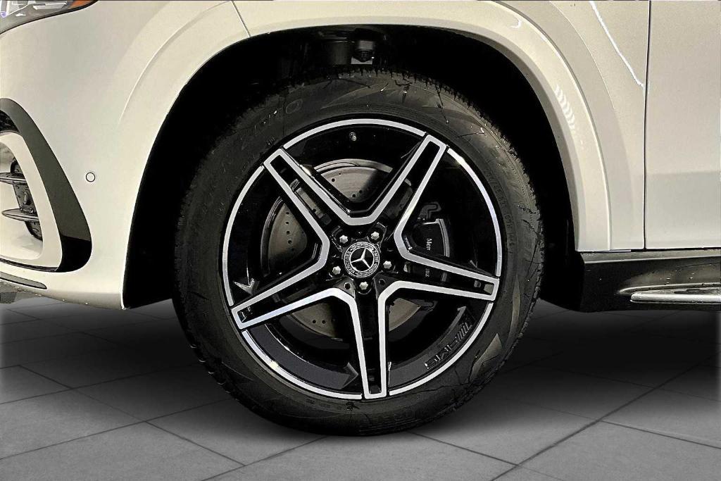 new 2026 Mercedes-Benz GLS 450 car, priced at $100,715