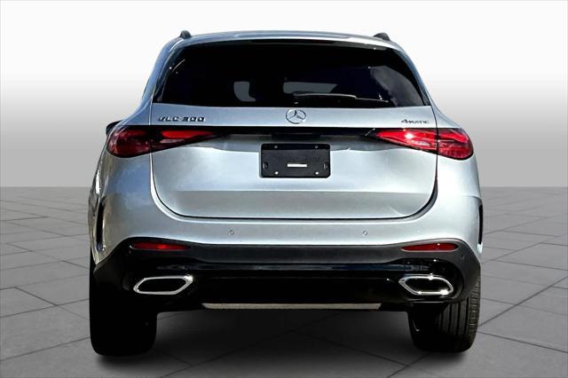 new 2025 Mercedes-Benz GLC 300 car, priced at $61,670