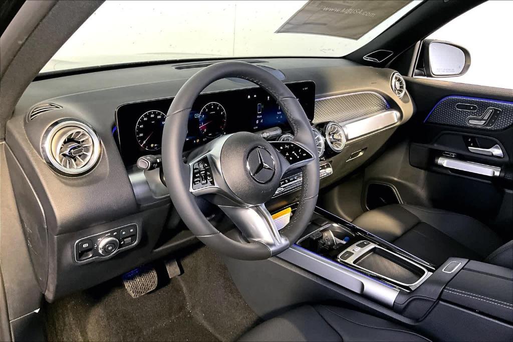 new 2024 Mercedes-Benz GLB 250 car, priced at $51,925