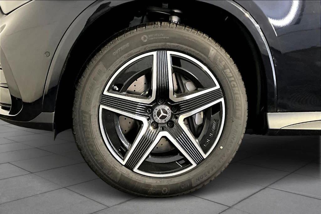 new 2026 Mercedes-Benz GLC 300 car, priced at $61,385