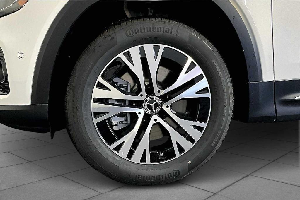 new 2025 Mercedes-Benz GLB 250 car, priced at $52,895