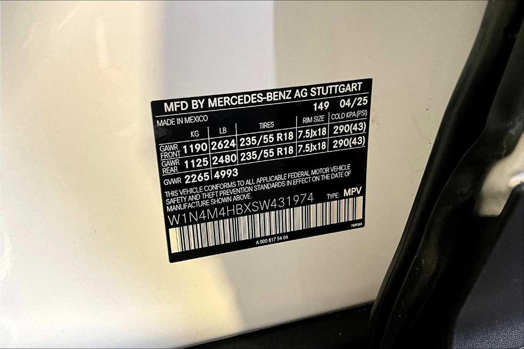 new 2025 Mercedes-Benz GLB 250 car, priced at $52,895
