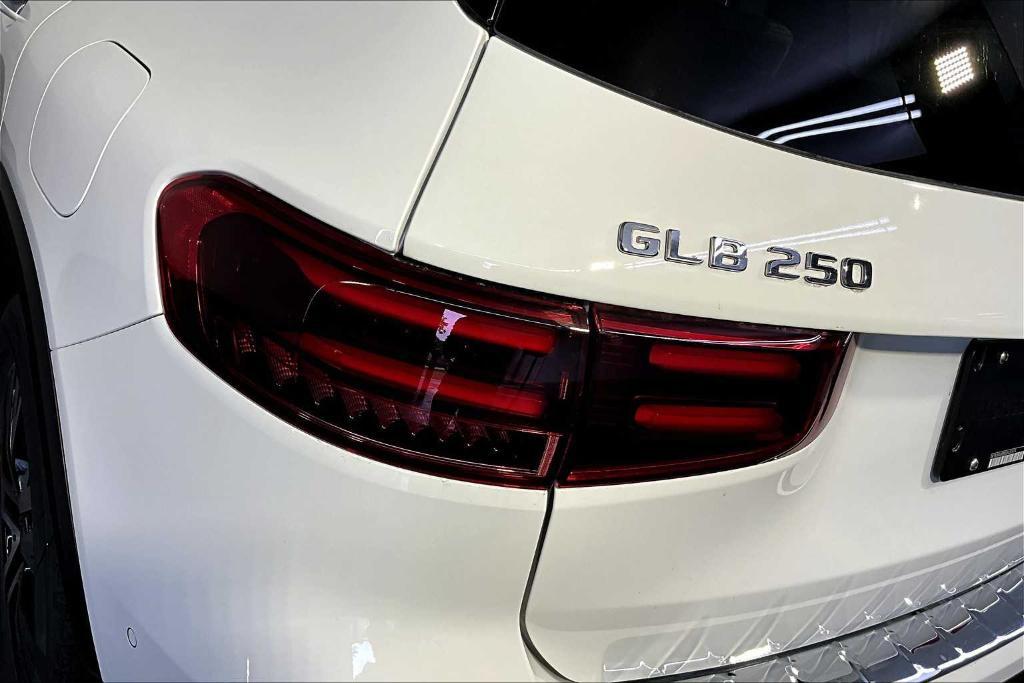 new 2025 Mercedes-Benz GLB 250 car, priced at $52,895