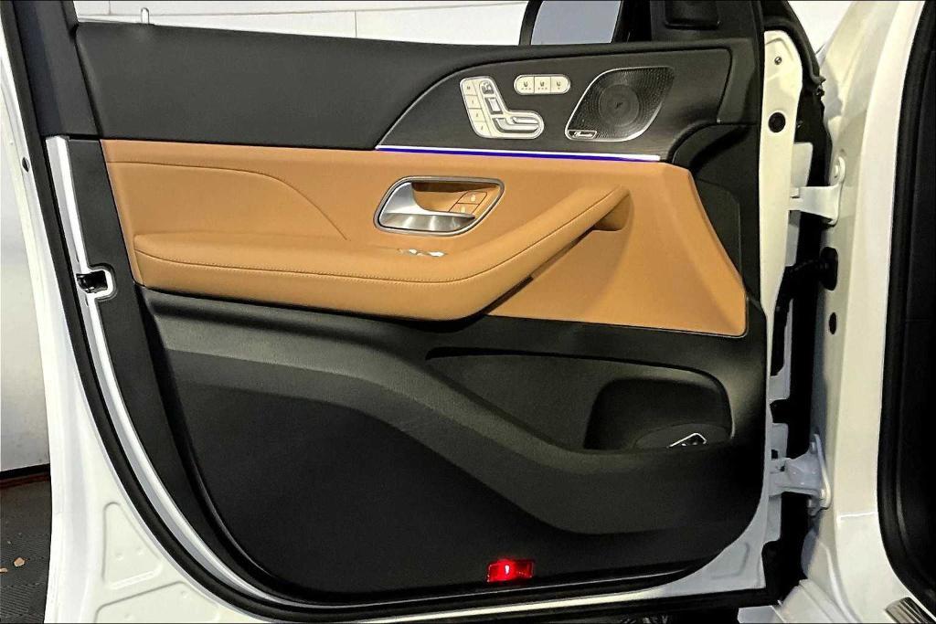 new 2025 Mercedes-Benz GLS 450 car, priced at $102,315