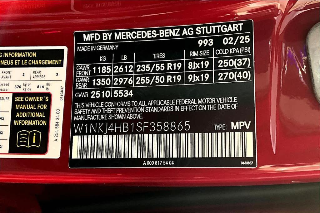 new 2025 Mercedes-Benz GLC 300 car, priced at $68,265