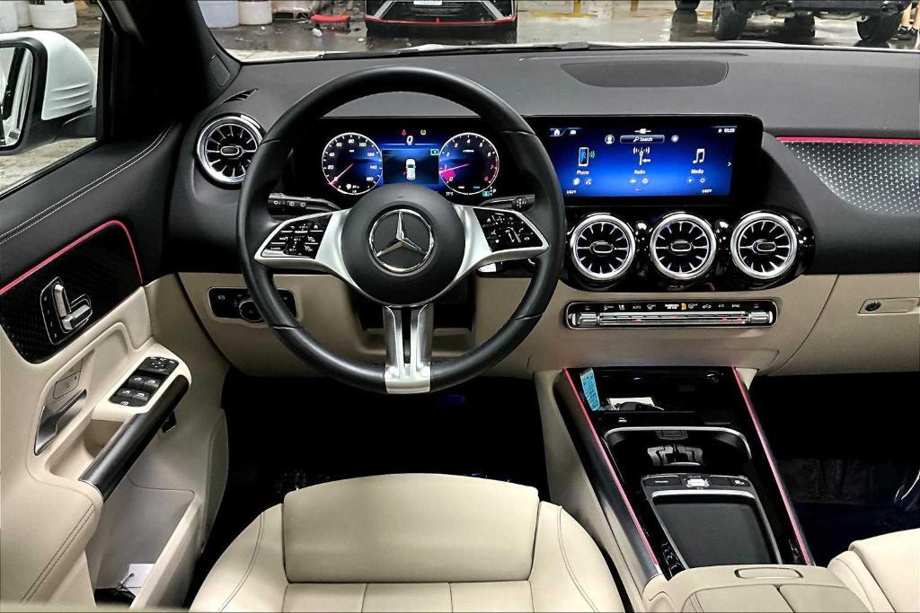 used 2025 Mercedes-Benz GLA 250 car, priced at $39,700