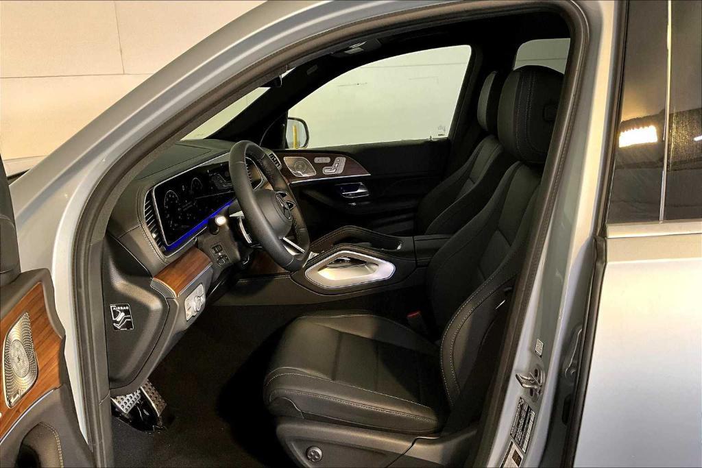 new 2025 Mercedes-Benz GLS 450 car, priced at $95,365