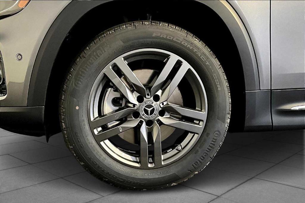 new 2025 Mercedes-Benz GLB 250 car, priced at $53,775