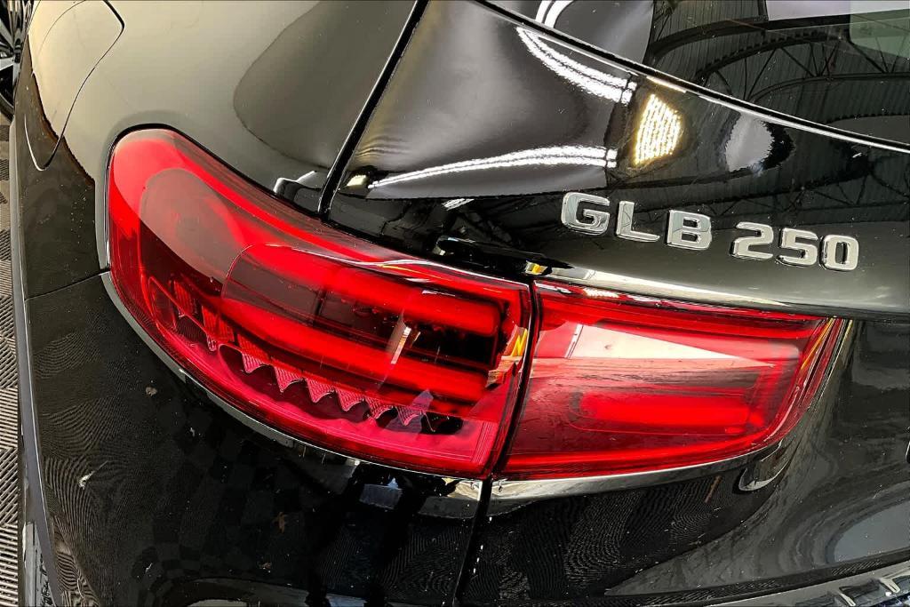 new 2024 Mercedes-Benz GLB 250 car, priced at $53,815