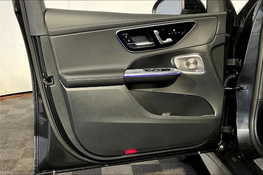 new 2026 Mercedes-Benz GLC 300 car, priced at $61,335