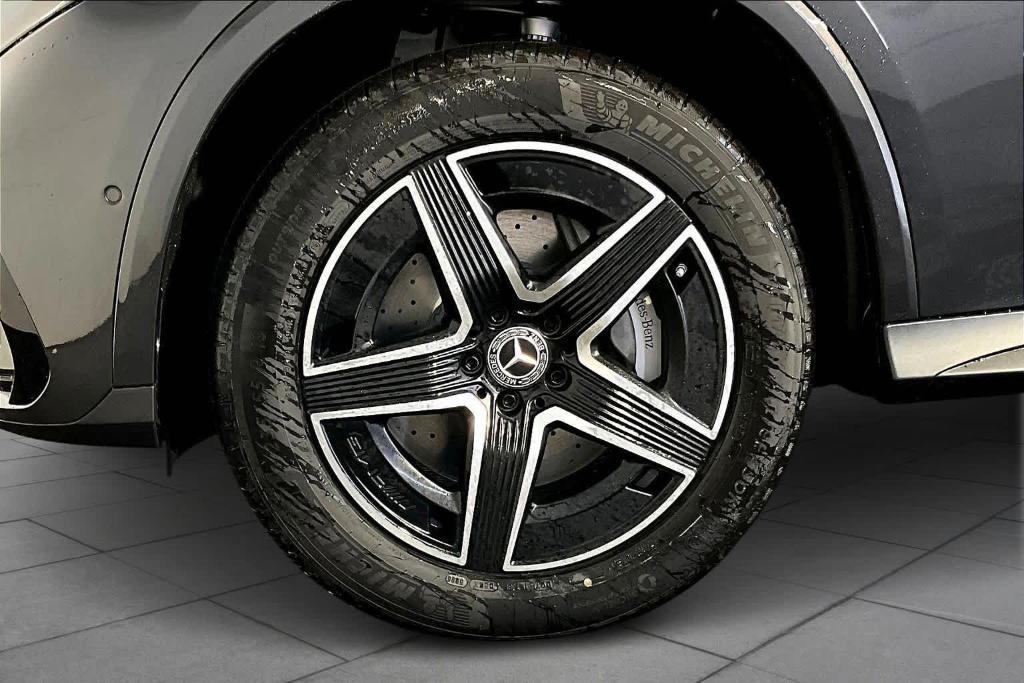 new 2026 Mercedes-Benz GLC 300 car, priced at $61,335