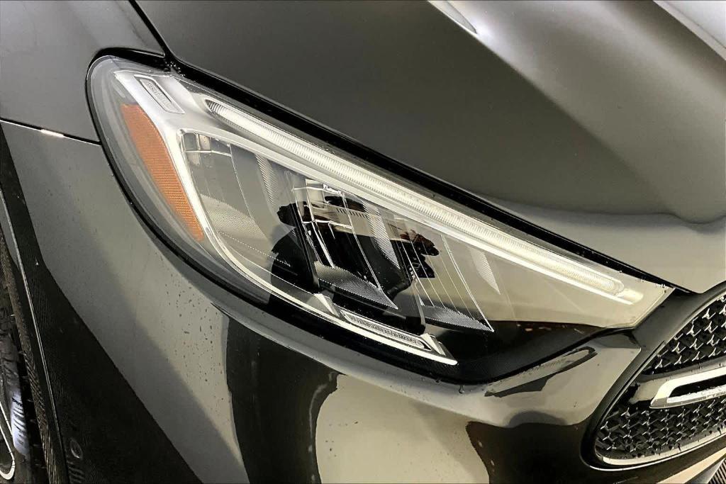 new 2026 Mercedes-Benz GLC 300 car, priced at $61,335