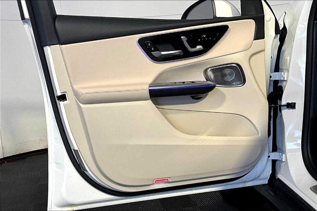 new 2025 Mercedes-Benz GLC 300 car, priced at $58,650