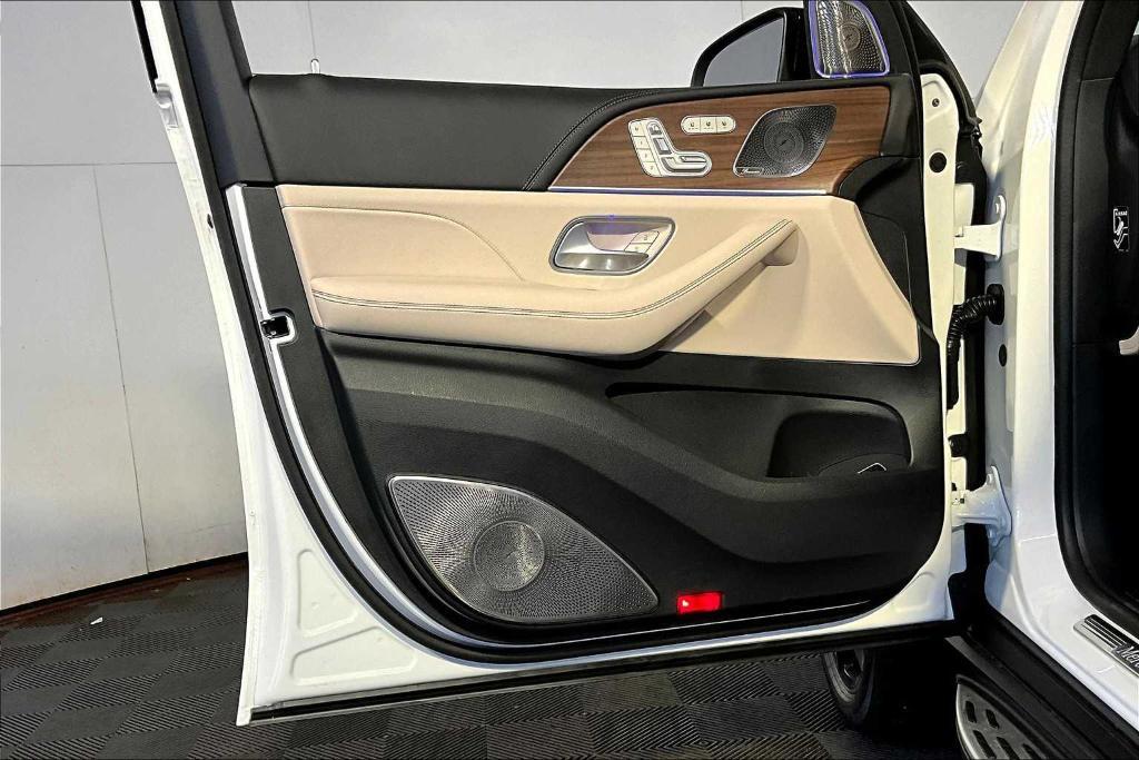 new 2025 Mercedes-Benz GLS 580 car, priced at $127,395