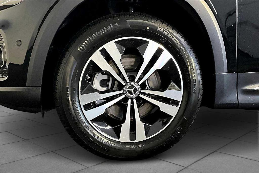 new 2025 Mercedes-Benz GLB 250 car, priced at $53,665