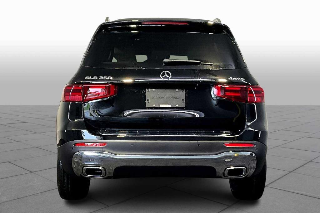 new 2025 Mercedes-Benz GLB 250 car, priced at $53,665