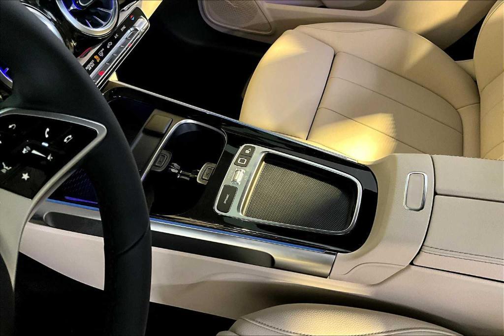 new 2025 Mercedes-Benz GLB 250 car, priced at $53,665