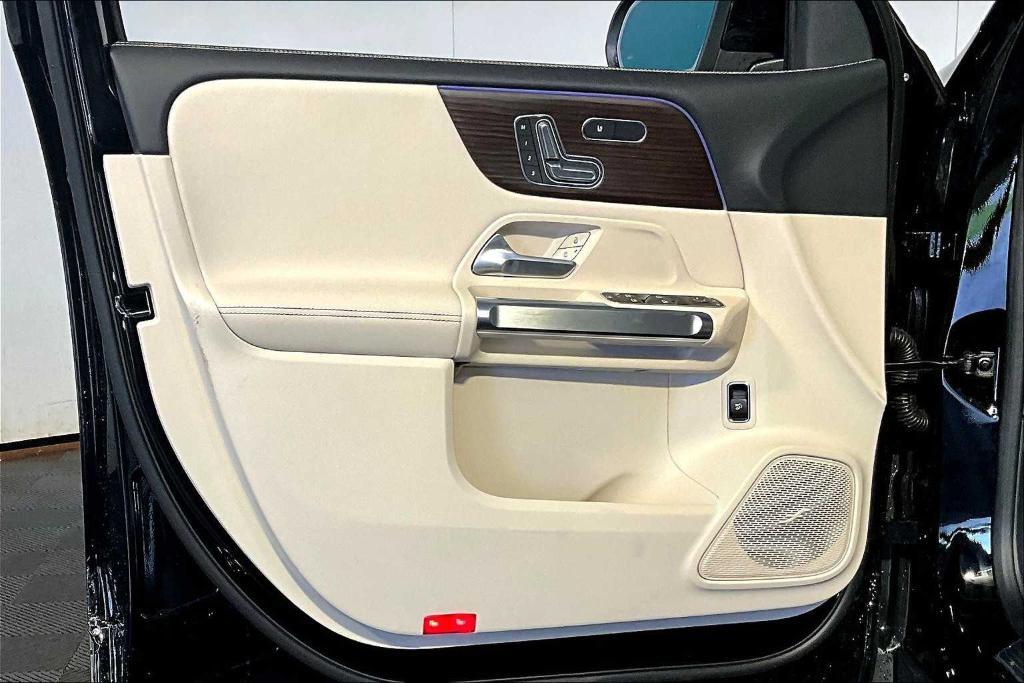 new 2025 Mercedes-Benz GLB 250 car, priced at $53,665