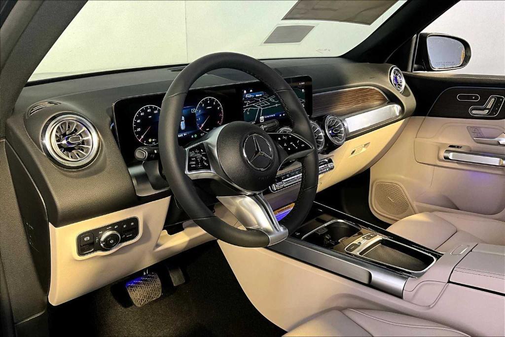 new 2025 Mercedes-Benz GLB 250 car, priced at $53,665