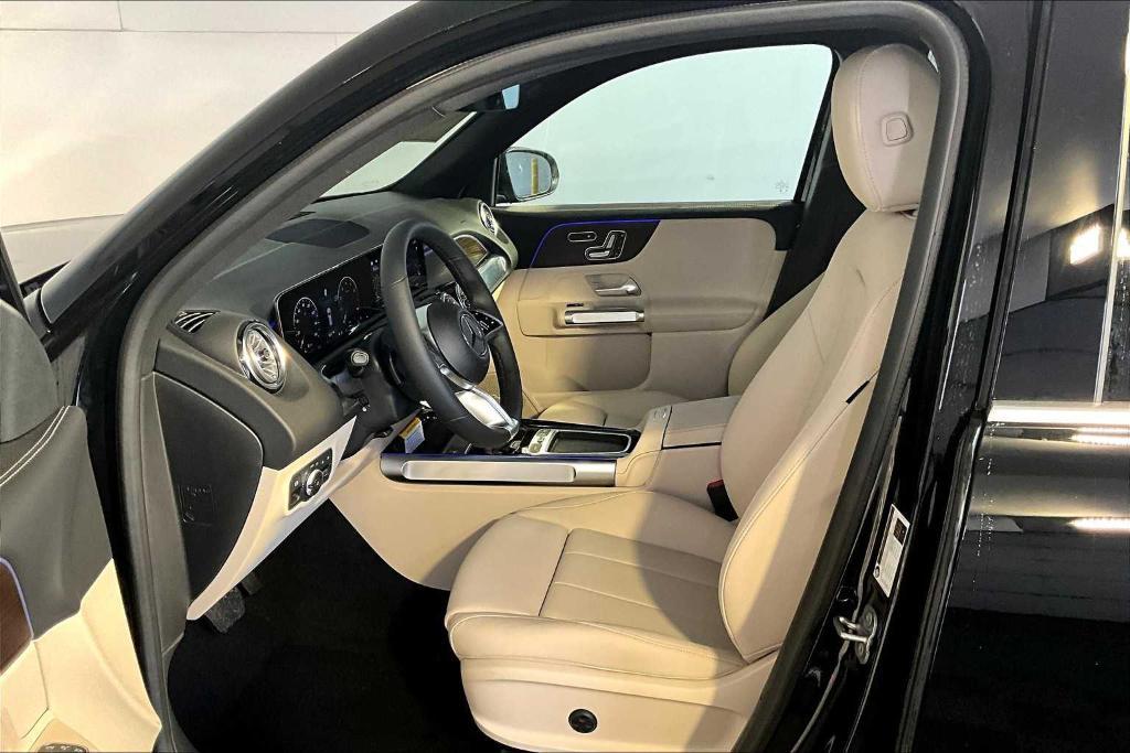 new 2025 Mercedes-Benz GLB 250 car, priced at $53,665