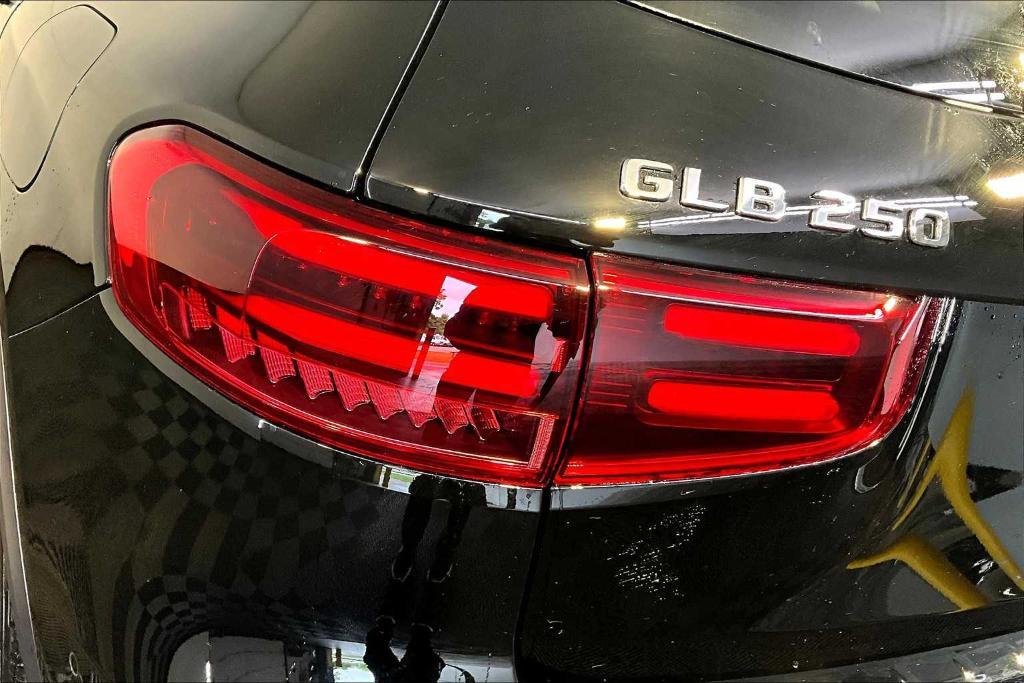 new 2025 Mercedes-Benz GLB 250 car, priced at $53,665