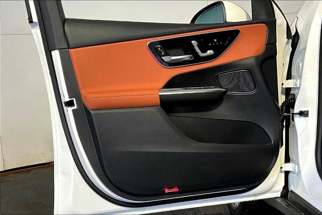 new 2025 Mercedes-Benz GLC 300 car, priced at $55,660